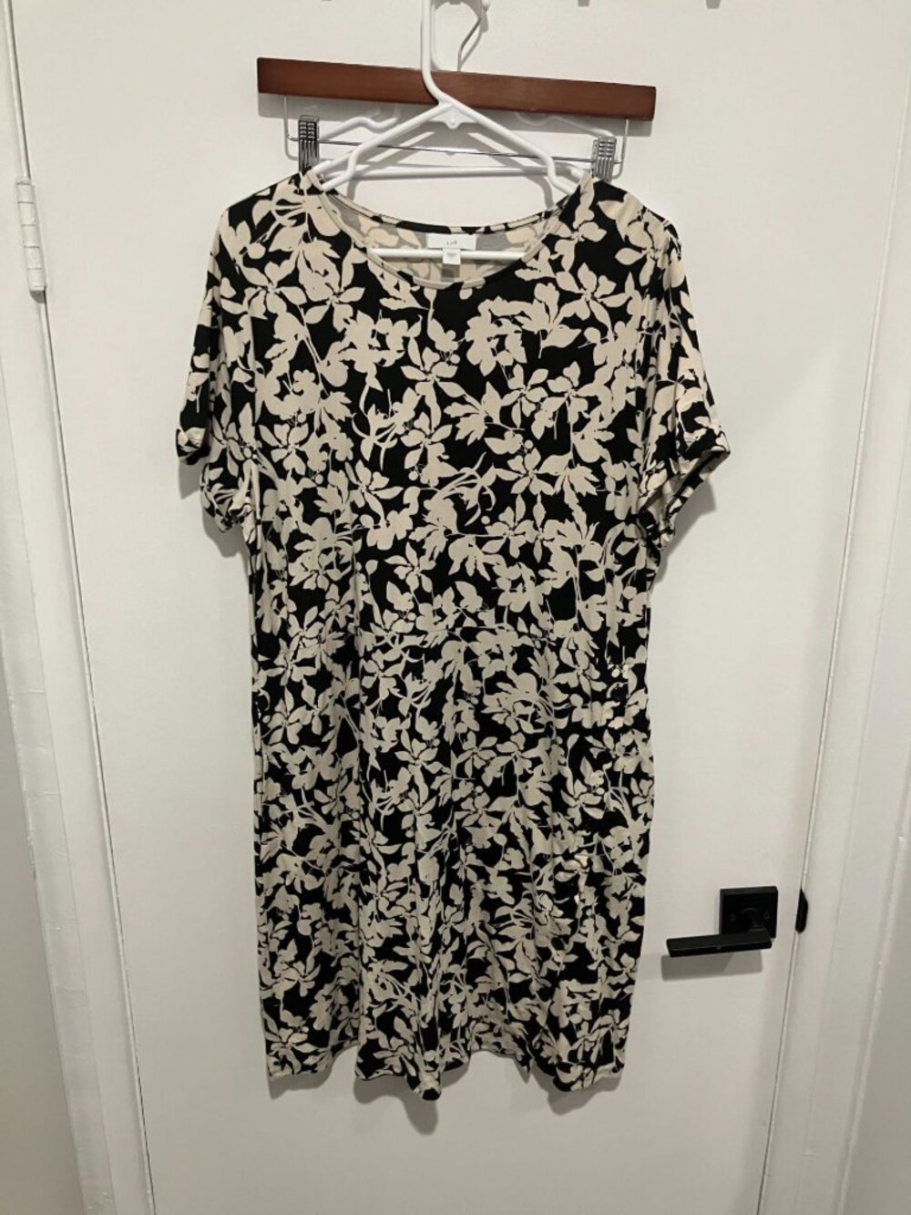 J. Jill Women's Floral Knit Pullover Shift Dress, Black/Cream, Size Large